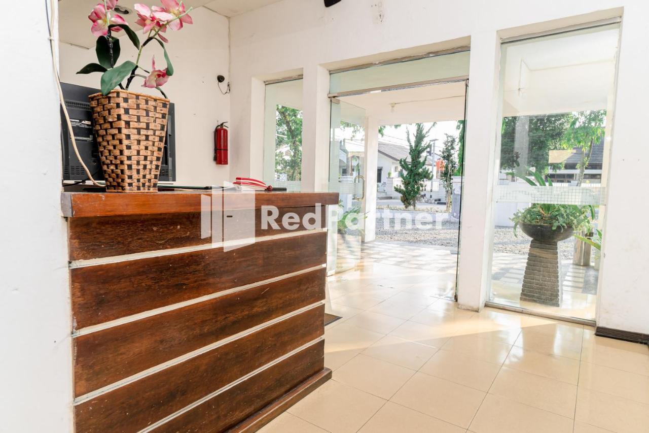 Cherry Pink Hotel Medan Mitra Reddoorz Exterior foto